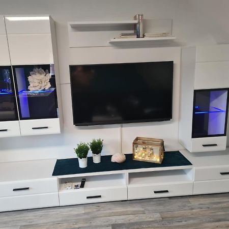 Exklusive Ferienwohnung Nahe Der Nordsee Wesselburen Kültér fotó